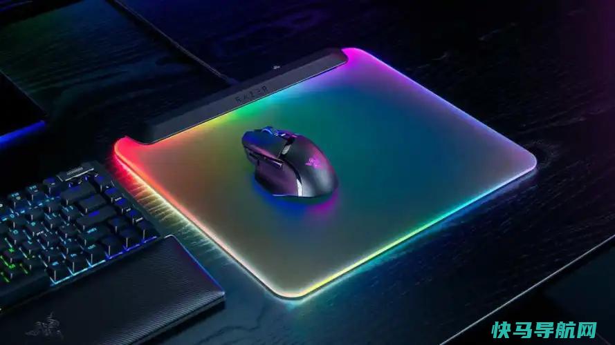 Razer的新RGB鼠标垫是有史以来最闪亮的鼠标垫