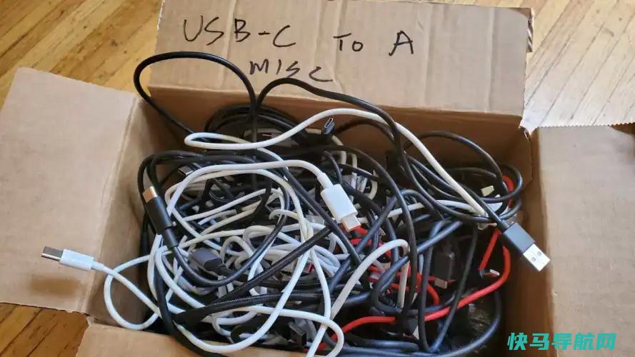 文章:《我们测试了43根旧的USB-C转USB-A电缆。1很棒。有10个是危险的》_配图