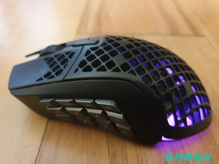 文章:《Razer Naga V2 Pro评论：鼠标MMO定制达到新高度》_配图3