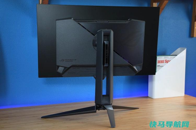 华硕ROG SWIFT OLED PG27AQDM点评：不完美，但玩家会坠入爱河