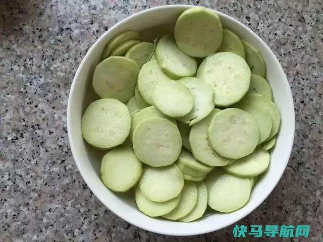 茄子还能这么做，出奇的好吃