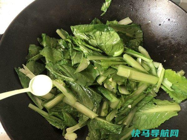 天热不妨尝尝这菜，清淡下饭，用料简单一学就会