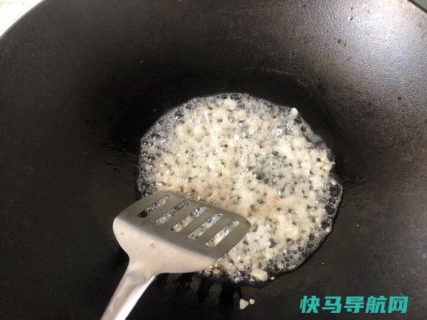 天热不妨尝尝这菜，清淡下饭，用料简单一学就会