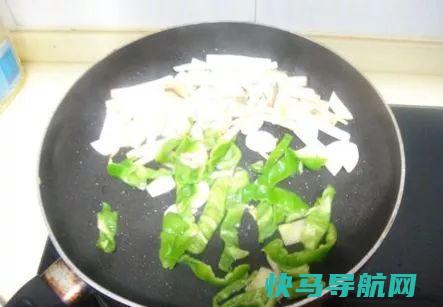 将杏鲍菇这样做，1次1锅米饭不够吃，简单易做特下饭