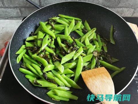 不只可以泡茶，炒四季豆加点它，茶香四溢，人间美