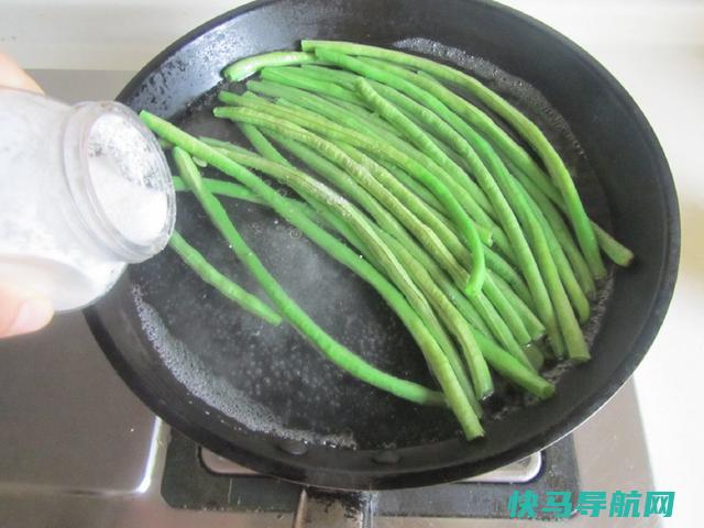 炒豆角经常放这菜，味道立马变香，吃过的都上瘾了，太