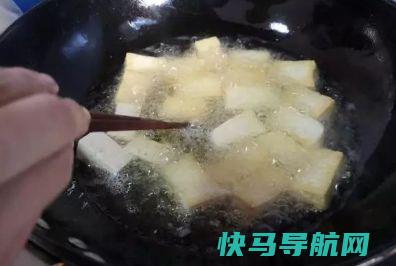 做白菜炖豆腐时，先炒豆腐还是白菜？都不对这样做更