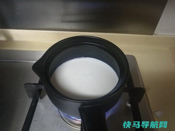 甜品就吃它，甜品大师教你自制双皮奶，果香浓郁，清凉