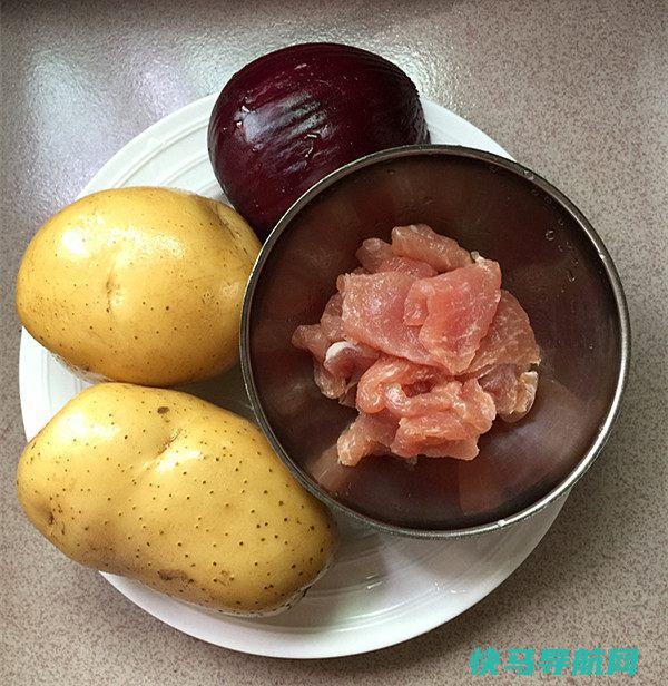 土豆别再切丝了，和这食材做成饼，巨好吃，我家孩子天