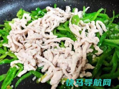 春节炒猪牛鸡肉时，大厨教你这样处理，滑嫩鲜香，配什么菜都好吃