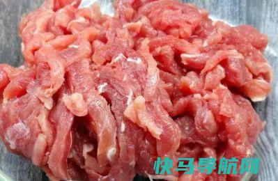 炒猪牛鸡肉时，大厨教你这样处理，滑嫩鲜香，配什