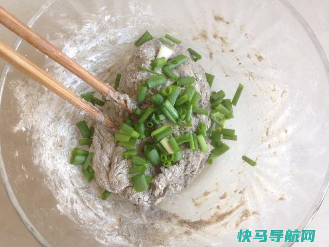 白头发多，早餐就做这个饼给家人吃，变废为宝，让你改