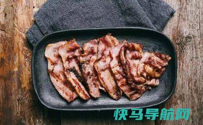 68岁的湖南奶奶教你腌腊肉，腊肉黄里透红，咸淡适口