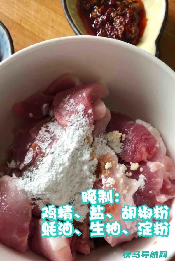 青椒炒肉这样做，青椒辣脆，肉香四溢，特别是用它腌肉