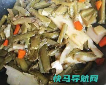 酸芋苗炒肉？没听过这菜呢？但是还未出锅，口水流一地