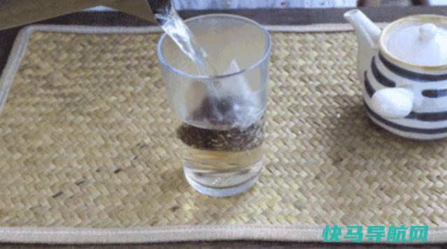 泡茶就喝奶盖茶，大厨教你自制奶盖茶，香甜绵密，别再