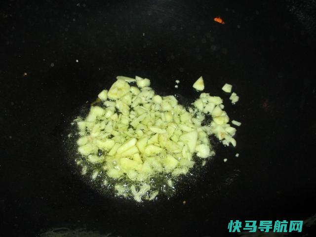 尖椒这样做，比虎皮尖椒还下饭，既简单又美味，夏天吃