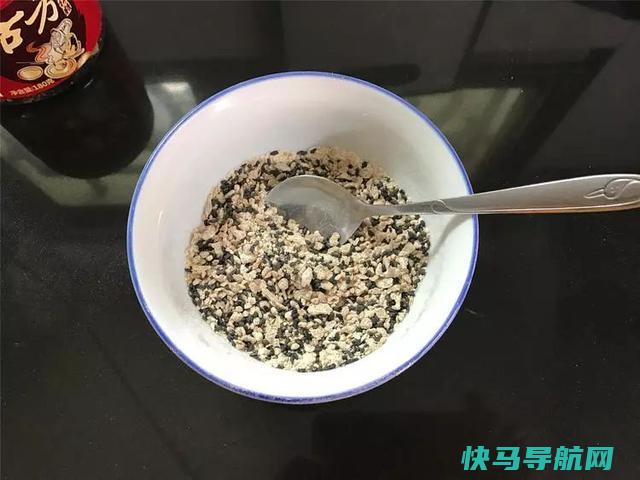 红薯别只会烤着吃，这样做成爆浆小甜点