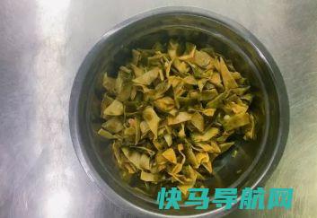 秋天遇到这菜我从不犹豫，一次买10斤，焯水后晒白，放