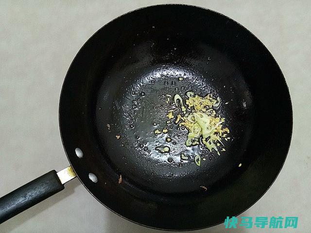 牛肉和它一起炒，炒出的肉爽滑鲜嫩，每次做1大盘，老