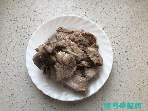 饭店做的排骨又酥又烂，原来是有妙招，怪不得自己做