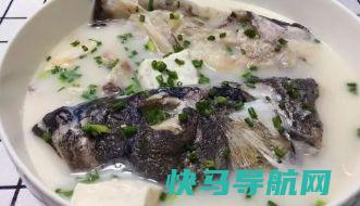 炖鲫鱼豆腐汤时，万万别直接下锅关键2步，鱼汤不腥