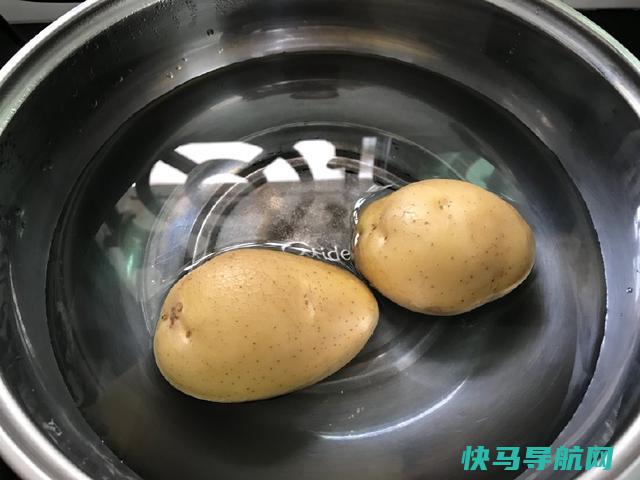 土豆除了炖炒炸，跟它搭配，好吃又美味哦