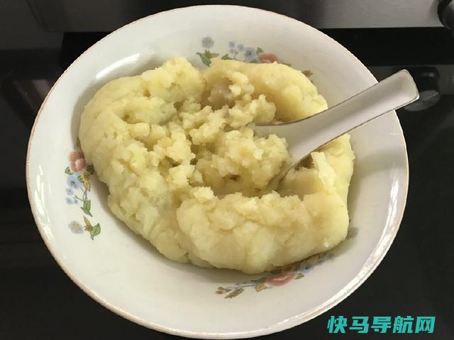 土豆除了炖炒炸，跟它搭配，好吃又美味哦