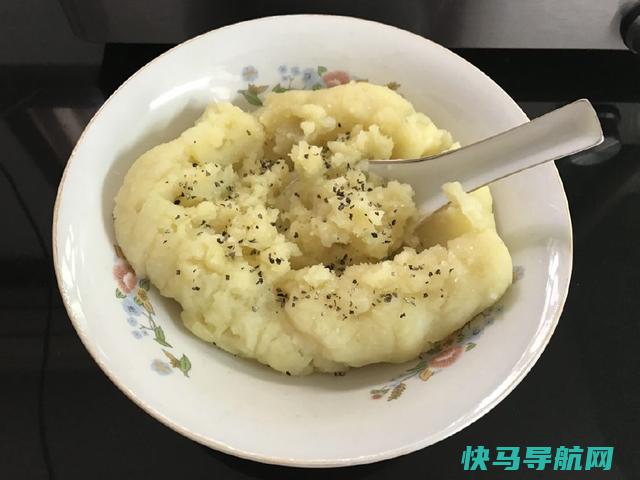 土豆除了炖炒炸，跟它搭配，好吃又美味哦