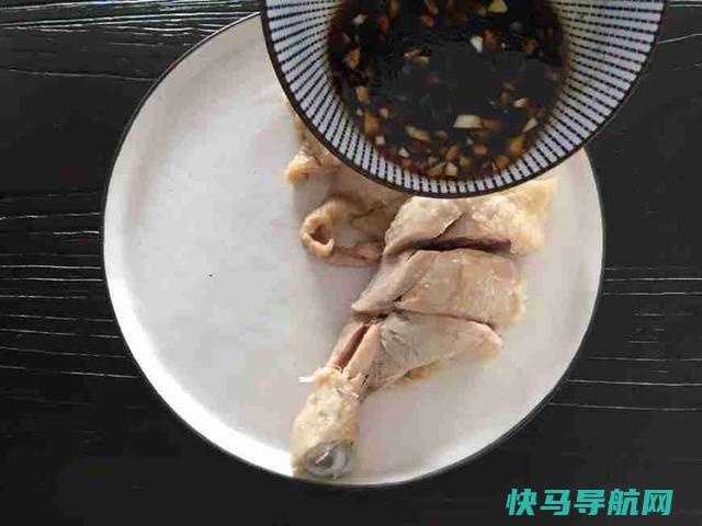 70岁婆婆的白切鸡秘方，这样做皮脆肉嫩，清淡鲜美，3