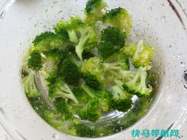 天太冷，这煲饭超适合吃，，，孩